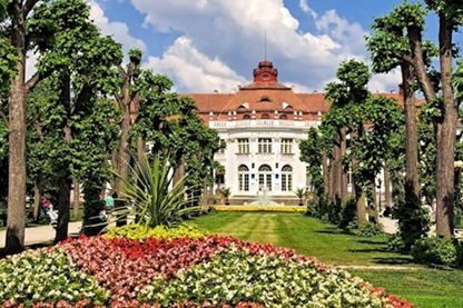 「温泉三角地帯①カルロヴィ・ヴァリ」徹底ガイド 【旅の大事典】